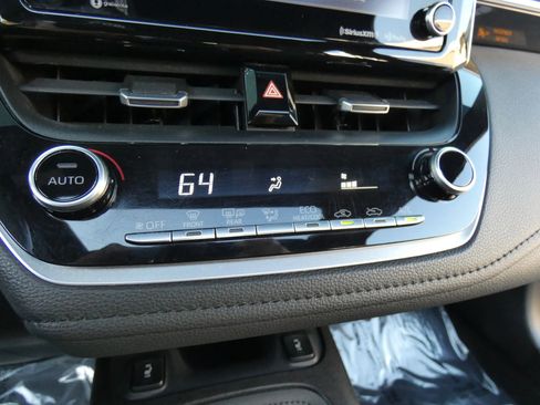 Used 2020 Toyota Corolla XSE image 60