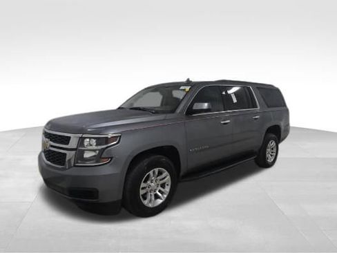 Used 2019 Chevrolet Suburban LT image 11