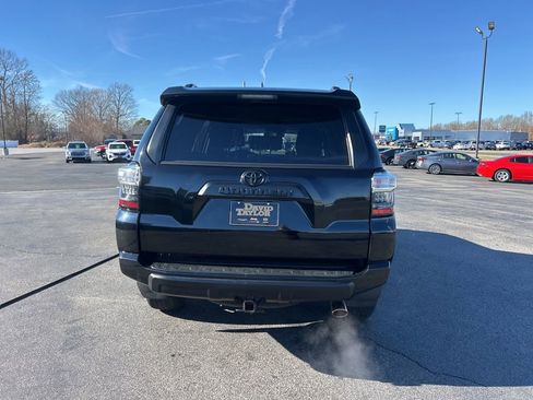 Used 2023 Toyota 4Runner TRD Off-Road image 4