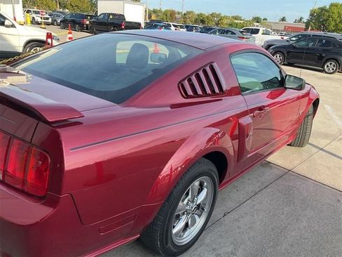 Used 2006 Ford Mustang GT RWD image 2