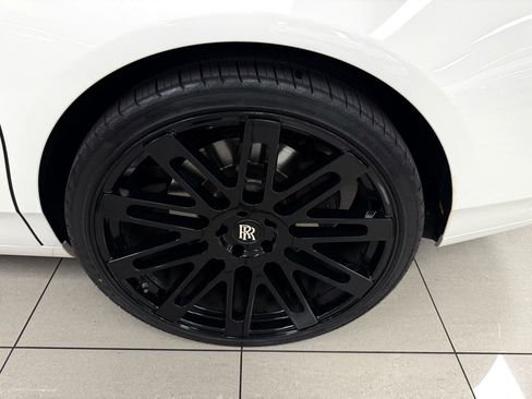 Used 2011 Rolls-Royce Ghost Sedan image 38