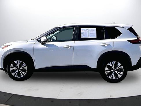 Used 2023 Nissan Rogue SV image 6