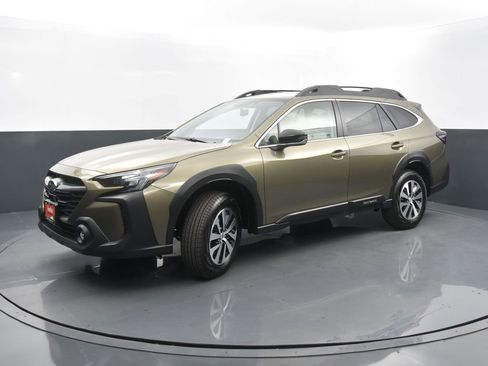 Used 2024 Subaru Outback Premium image 6