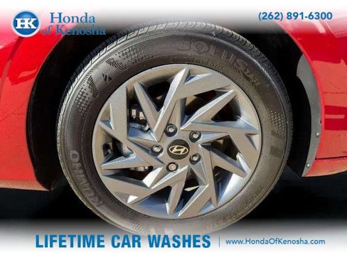 Used 2024 Hyundai Elantra Blue image 28