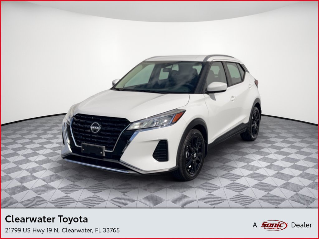 Used 2023 Nissan Kicks SV FWD image 1