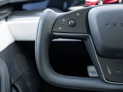 Used 2022 Tesla Model S Plaid image 15