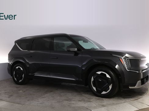 Used 2024 Kia EV9 Land AWD/4WD image 14