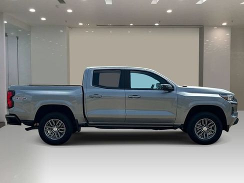 Used 2024 Chevrolet Colorado LT w/ LT Convenience Package II AWD/4WD image 5