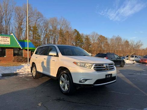 Used 2013 Toyota Highlander Limited image 3
