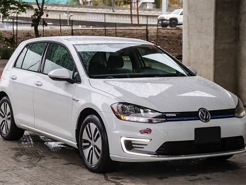 Used 2019 Volkswagen e-Golf SE w/ Driver Assistance Package image 3