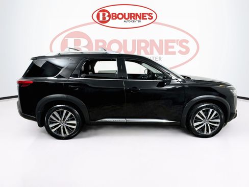 Used 2022 Nissan Pathfinder Platinum w/ Cargo Package AWD/4WD image 12