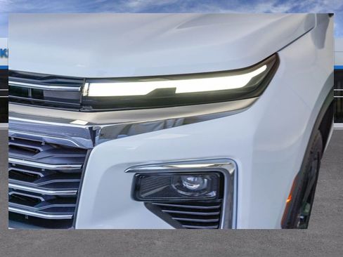 New 2026 Chevrolet Traverse LT w/ LPO, Floor Liner Package image 5