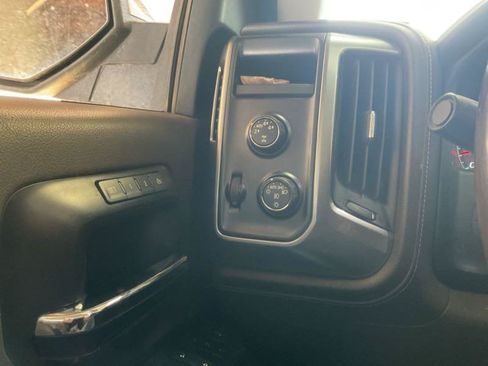 Used 2019 Chevrolet Silverado 2500 W/T AWD/4WD image 12