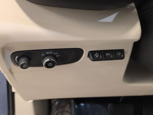 Used 2023 Buick Envision Avenir AWD/4WD image 10