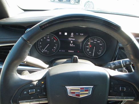 Used 2024 Cadillac XT6 Premium Luxury w/ Technology Package image 32