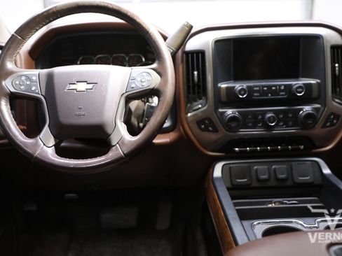 Used 2018 Chevrolet Silverado 1500 High Country image 8