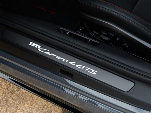 Used 2025 Porsche 911 Carrera 4 GTS image 39