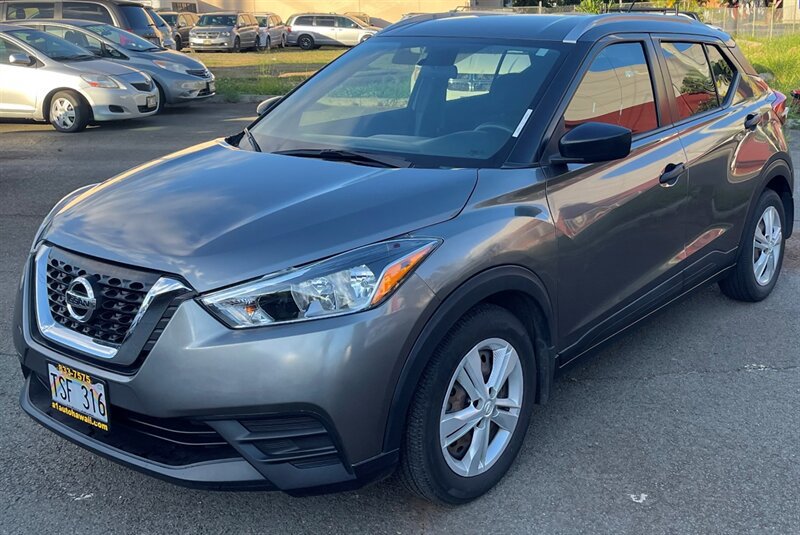 Used 2018 Nissan Kicks S FWD image 1