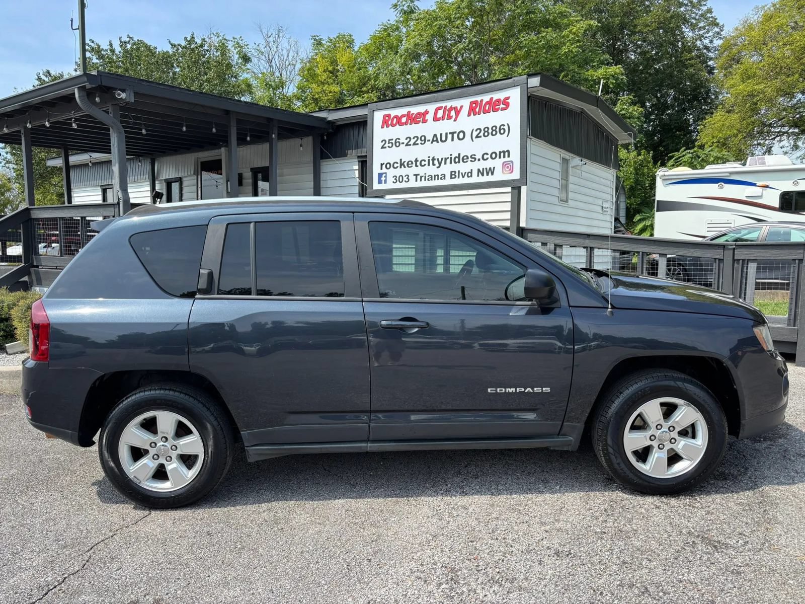 Used 2014 Jeep Compass Sport w/ Power Value Group FWD image 2