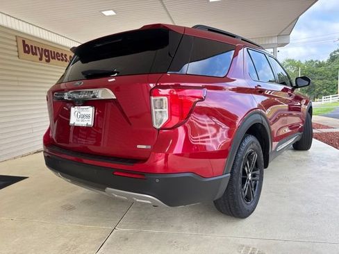 Used 2020 Ford Explorer XLT w/ Equipment Group 202A AWD/4WD image 7