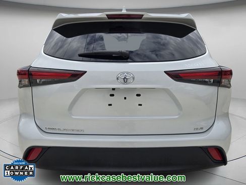 Used 2024 Toyota Highlander XLE image 6