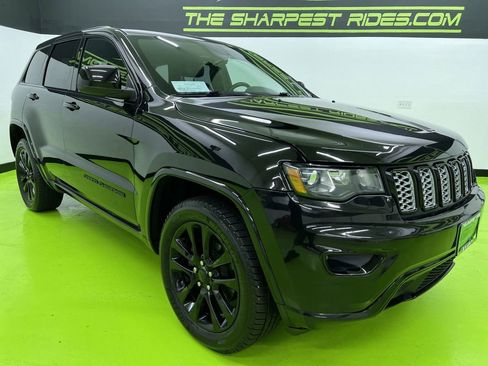 Used 2018 Jeep Grand Cherokee Altitude AWD/4WD image 2