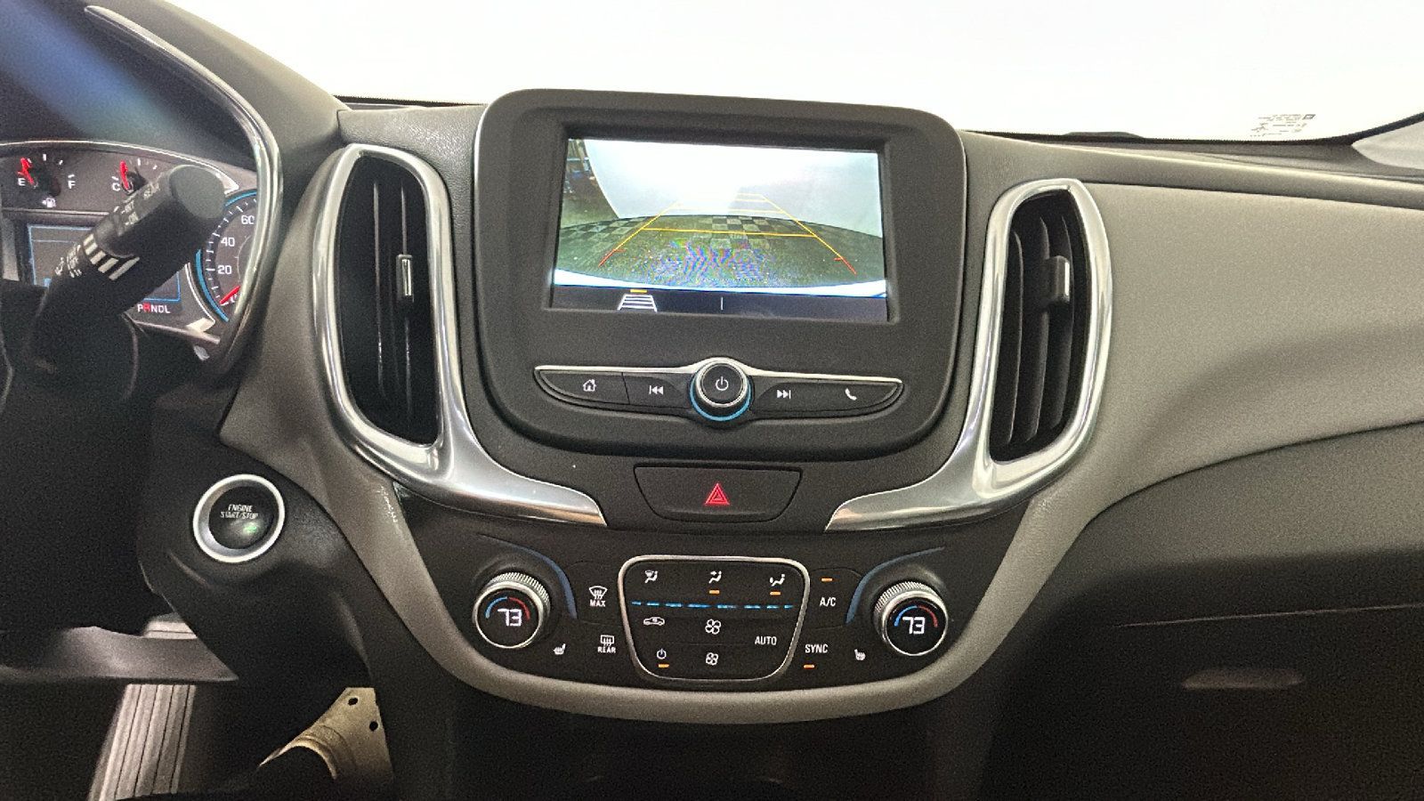 Used 2019 Chevrolet Equinox LT w/ Driver Convenience Package FWD image 29