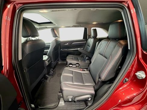 Certified 2019 Toyota Highlander SE w/ Carpet Mat Package (TMS) AWD/4WD image 21