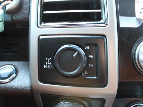 Used 2019 Ford F150 King Ranch w/ Equipment Group 601A Luxury image 38