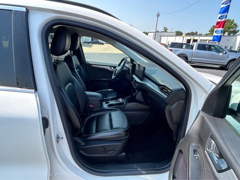 Used 2024 Ford Escape Platinum AWD/4WD image 16