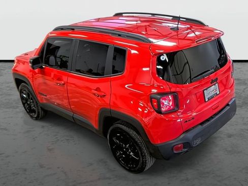 Used 2022 Jeep Renegade Altitude w/ Convenience Group AWD/4WD image 2