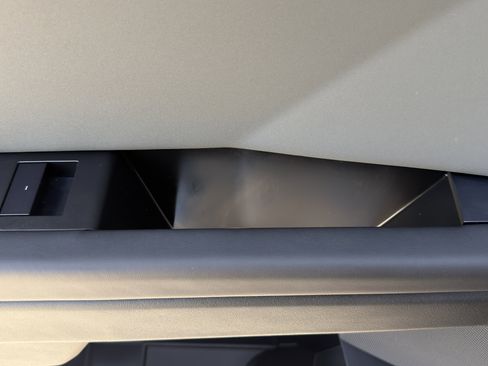 Used 2025 Tesla Cybertruck AWD Crew Cab image 28