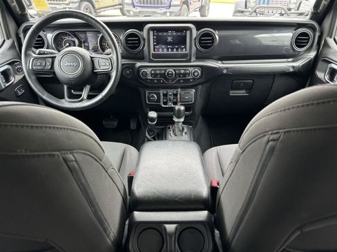 Used 2022 Jeep Gladiator Sport AWD/4WD image 19