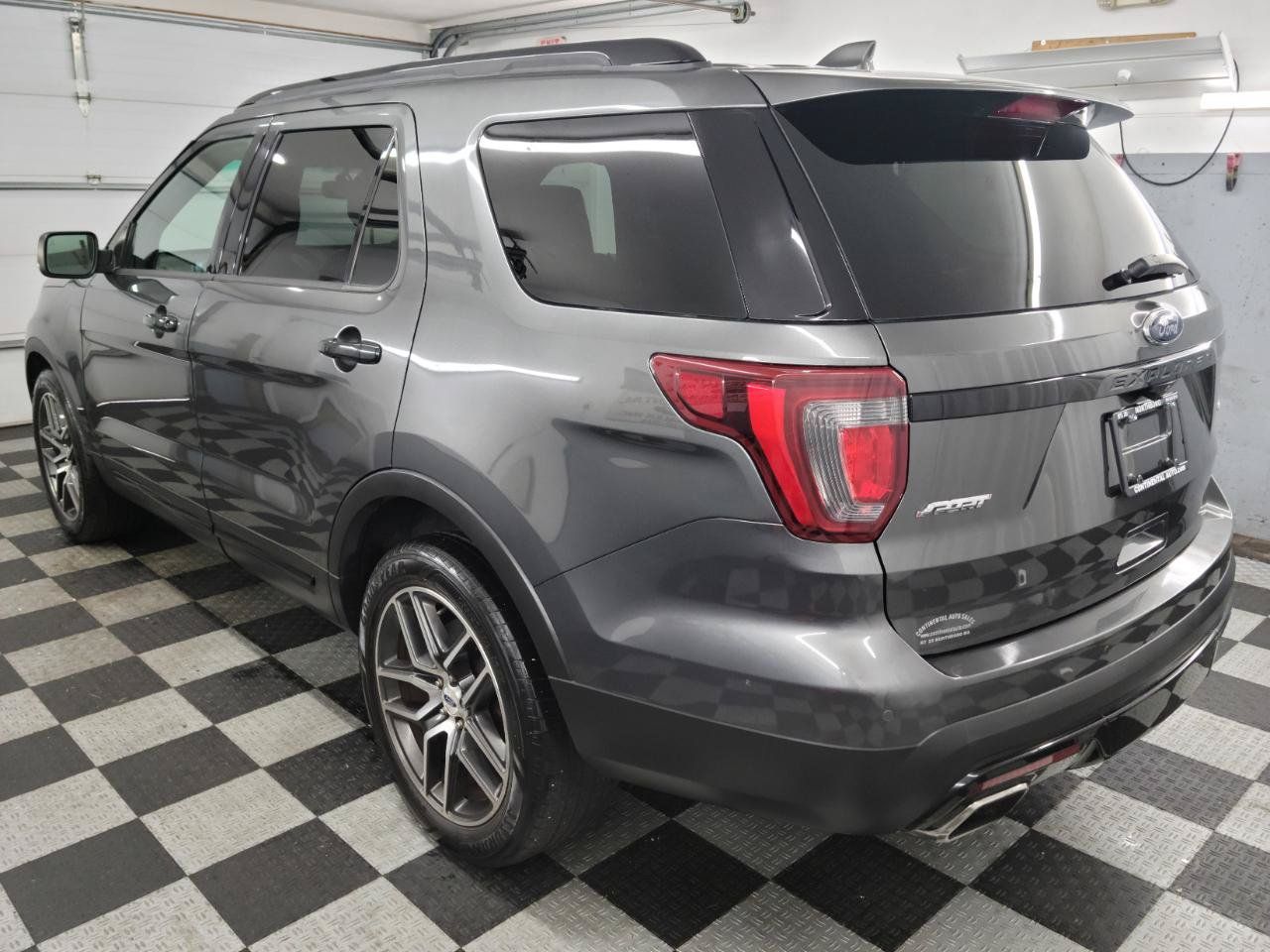 Used 2016 Ford Explorer Sport w/ Equipment Group 401A AWD/4WD image 3