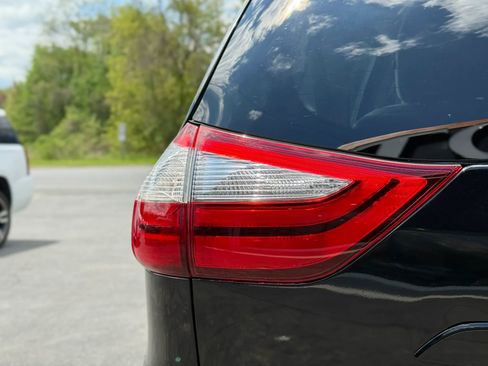Used 2015 Toyota Sienna L FWD image 41