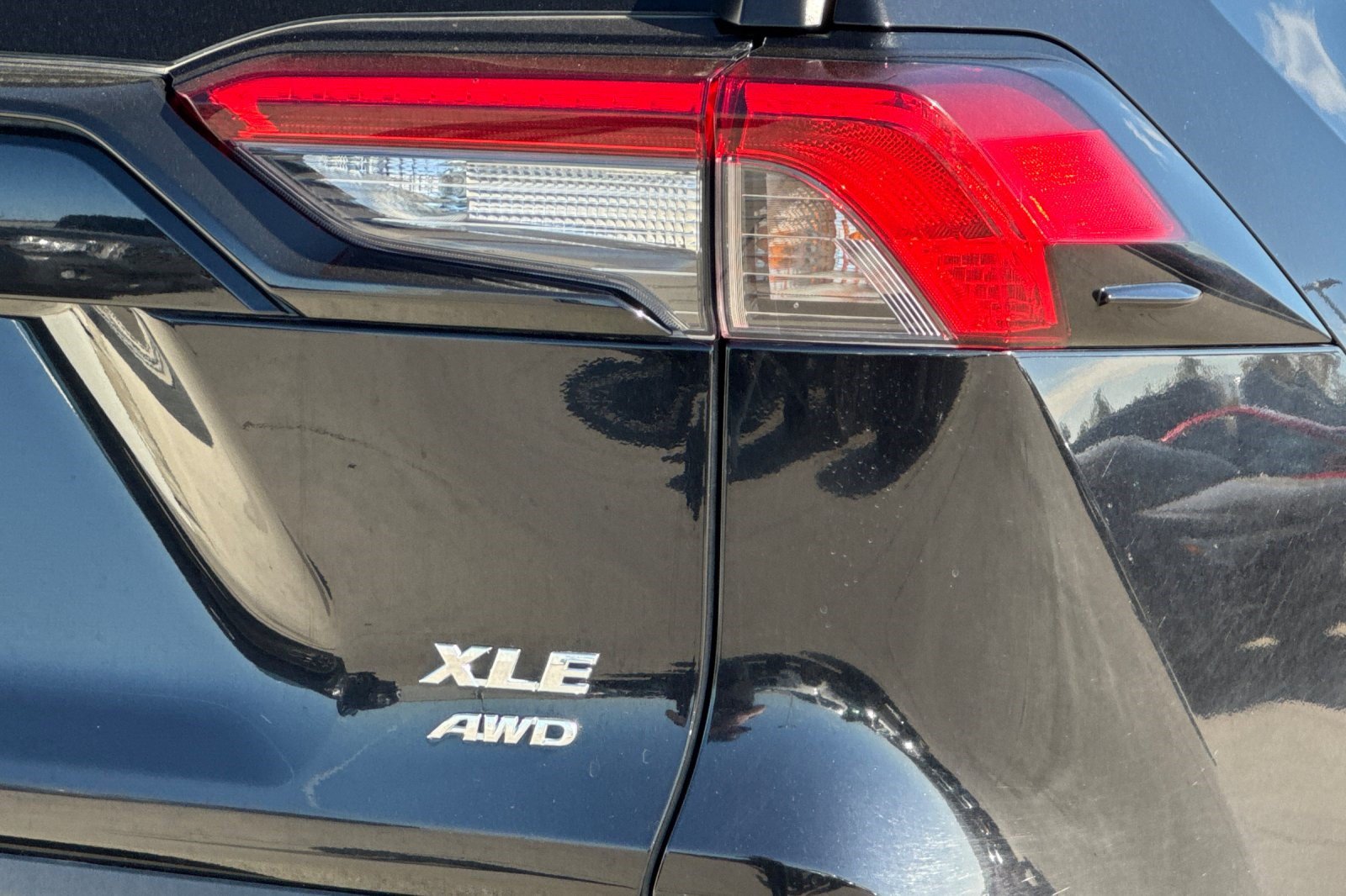 Used 2025 Toyota RAV4 XLE w/ Convenience Package AWD/4WD image 29