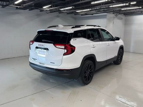 Used 2022 GMC Terrain SLE w/ Driver Convenience Package AWD/4WD image 5