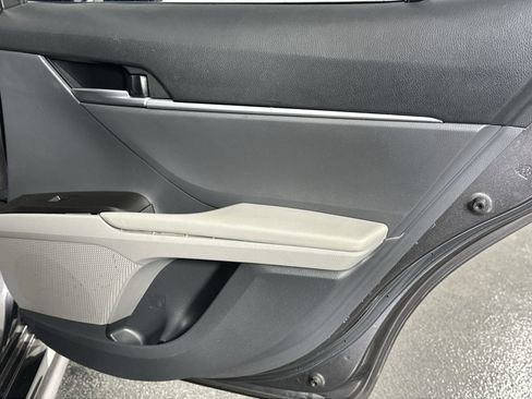Used 2023 Toyota Camry SE image 35