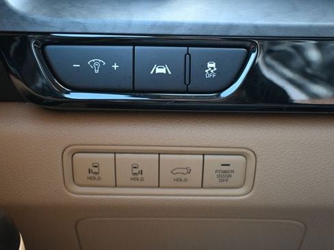 Used 2022 Kia Carnival EX FWD image 41