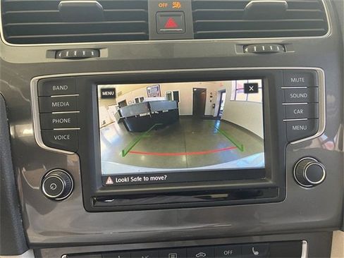 Used 2017 Volkswagen Golf Alltrack SE image 15