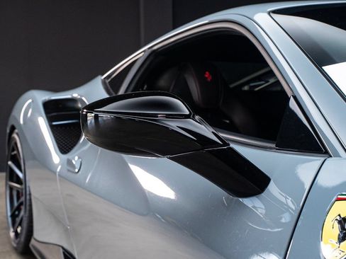 Used 2016 Ferrari 488 GTB RWD image 18