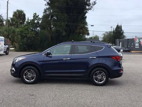 Used 2017 Hyundai Santa Fe Sport image 8