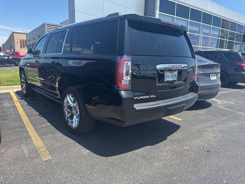 Used 2020 GMC Yukon XL Denali w/ Denali Premium Package AWD/4WD image 4