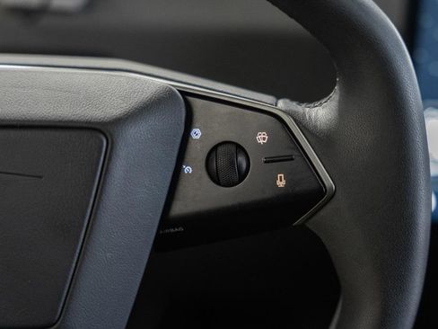 Used 2024 Tesla Cybertruck AWD Crew Cab image 32