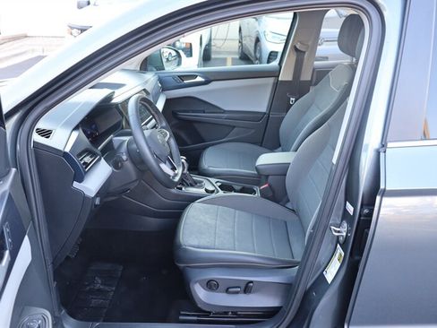 Used 2023 Volkswagen Taos SE w/ Panoramic Sunroof Package AWD/4WD image 19