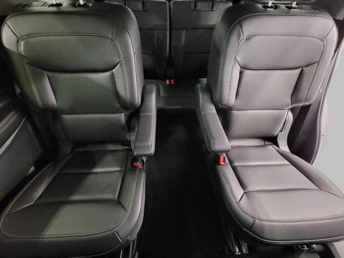 Used 2023 Ford Explorer XLT w/ Equipment Group 202A image 23