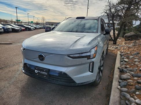 Used 2025 Volvo EX90 Ultra image 3