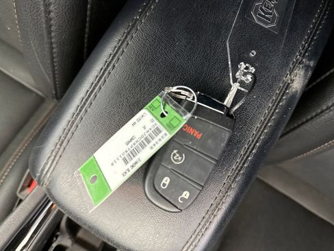Used 2023 Jeep Compass Limited AWD/4WD image 9