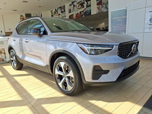 Certified 2026 Volvo XC40 B5 Core w/ Climate Package AWD/4WD image 1