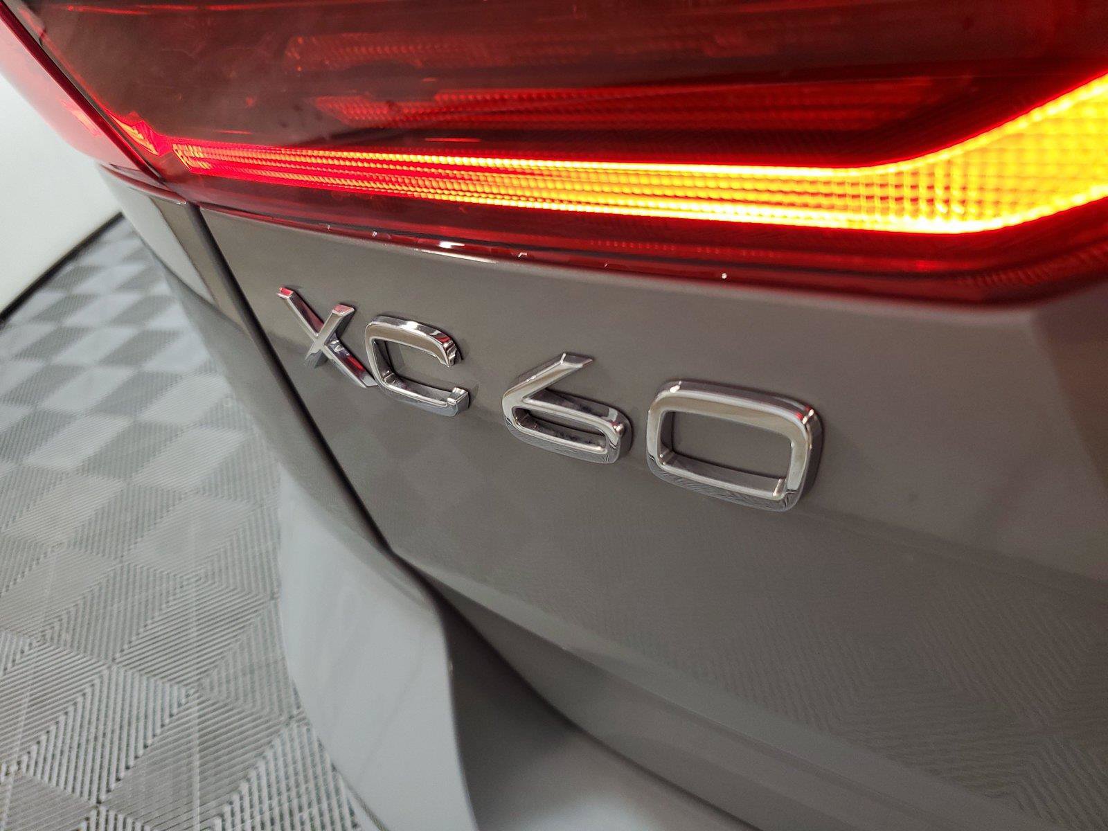 Certified 2026 Volvo XC60 B5 Core AWD/4WD image 7